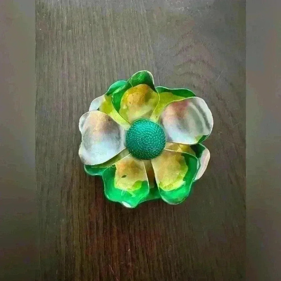 Vintage MidCentury Brooch Green Enamel Flower - Picture 1 of 3
